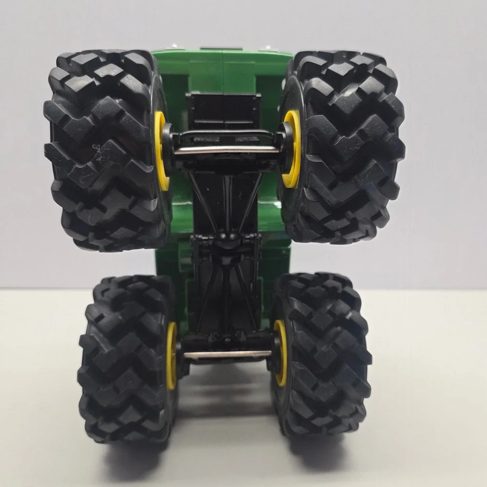 John Deere ERTL Monster Treads Dump Truck Toy Green Yellow Large Tires